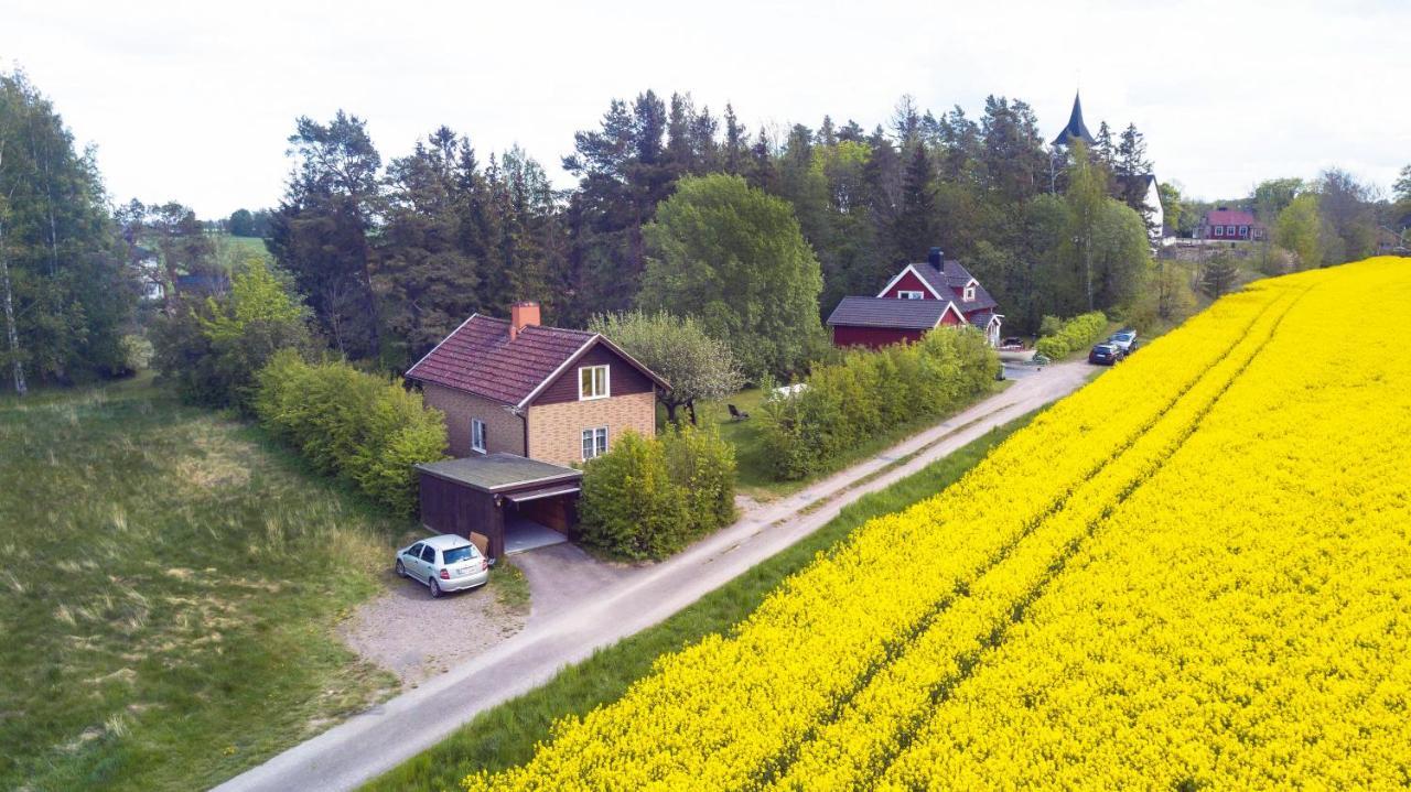 The Cozy Little House Lägenhet Motala Exteriör bild